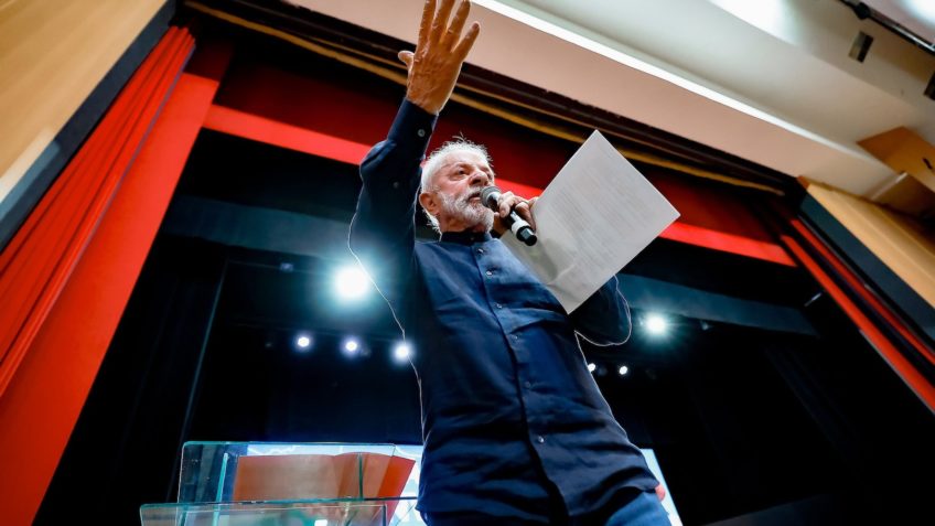 Presidente-Lula-Governo anuncia pacote bilionário para enfrentar impacto de tarifas impostas pelos Estados Unidos