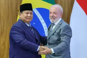 Lula anuncia candidatura a quarto mandato em 2026