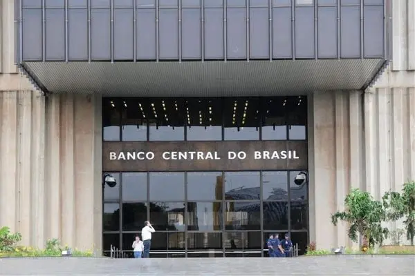 fachada do banco central do brasil 47100 article