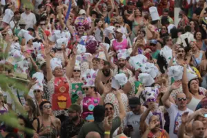 O Carnaval aquece bares e restaurantes da RMC