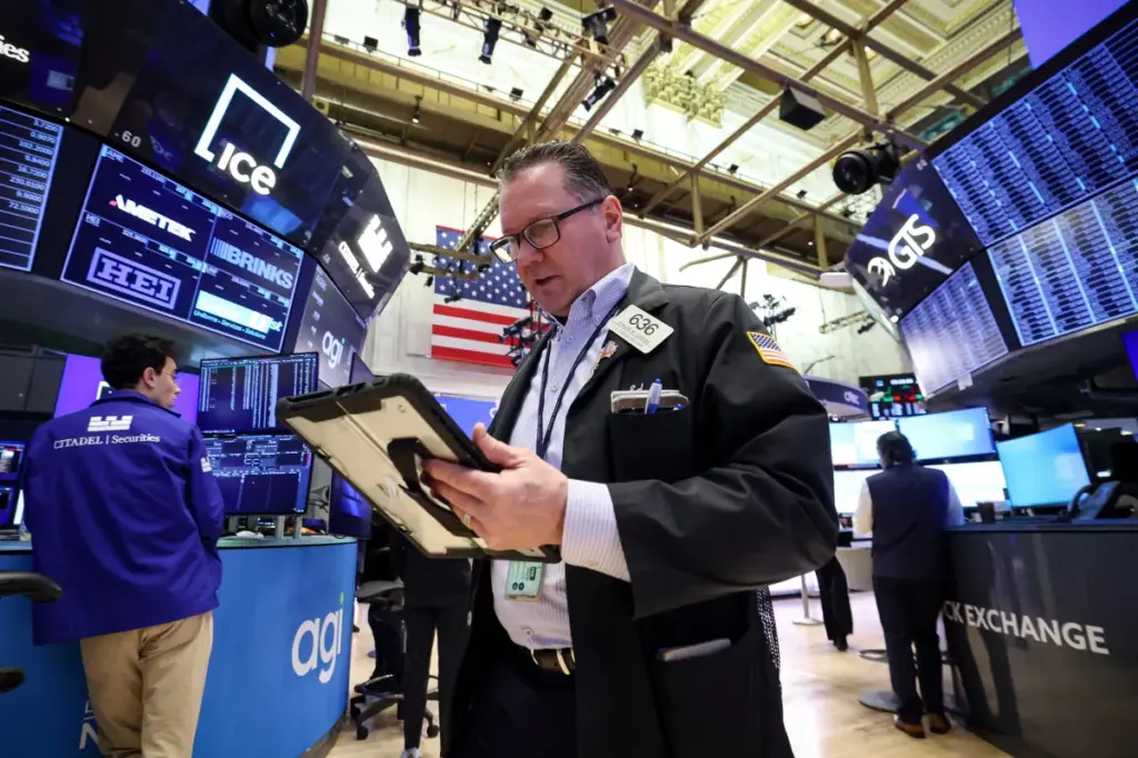 Bolsas de NY caem em Wall Street com pressão da tecnologia