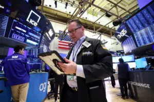 Bolsas de NY caem em Wall Street com pressão da tecnologia