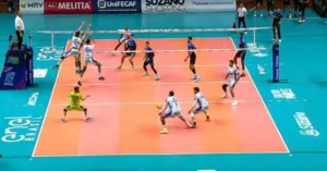 Maurício Borges rali Campinas em defesa espetacular durante jogo da Superliga