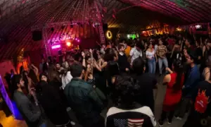 festa de música latina animando público em Barão Geraldo Campinas