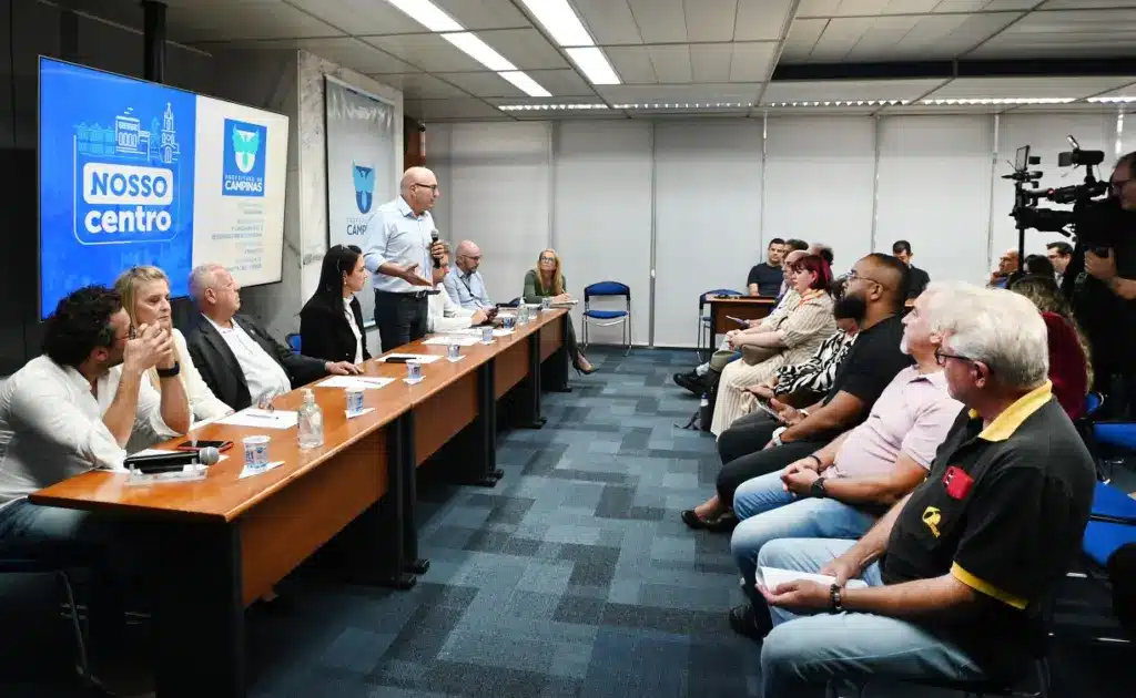 incentivos no centro de Campinas com prédios comerciais e movimento urbano