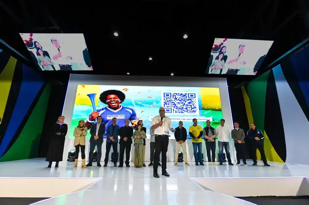 Arena do Torcedor na Praça Arautos da Paz durante transmissão dos jogos do Brasil na Copa 2026
